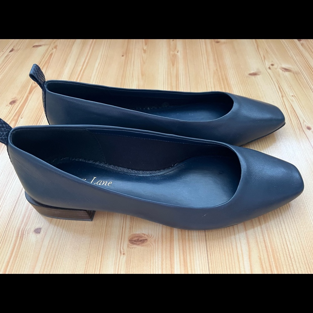 NwoB Essex Lane leather flats 8.5 blue